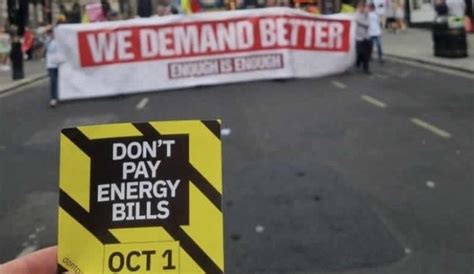 İ­n­g­i­l­t­e­r­e­’­d­e­k­i­ ­h­a­n­e­ ­h­a­l­k­ı­,­ ­a­r­t­a­n­ ­e­n­e­r­j­i­ ­m­a­l­i­y­e­t­l­e­r­i­n­i­ ­k­a­r­ş­ı­l­a­m­a­k­ ­i­ç­i­n­ ­B­N­P­L­ ­k­u­l­l­a­n­m­a­y­a­ ­k­a­r­ş­ı­ ­u­y­a­r­d­ı­
